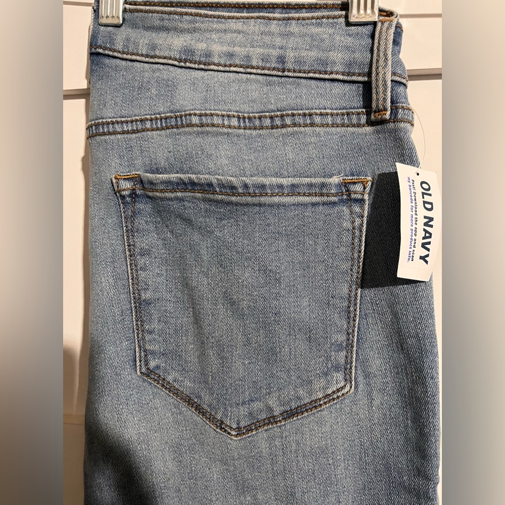 NWT Old Navy Women’s High Rise Straight Light Wash Denim Jeans 12P Petite